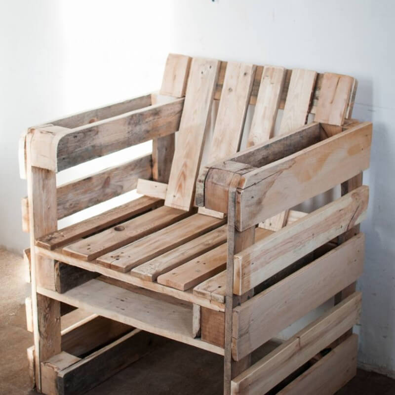 scaun din lemn
