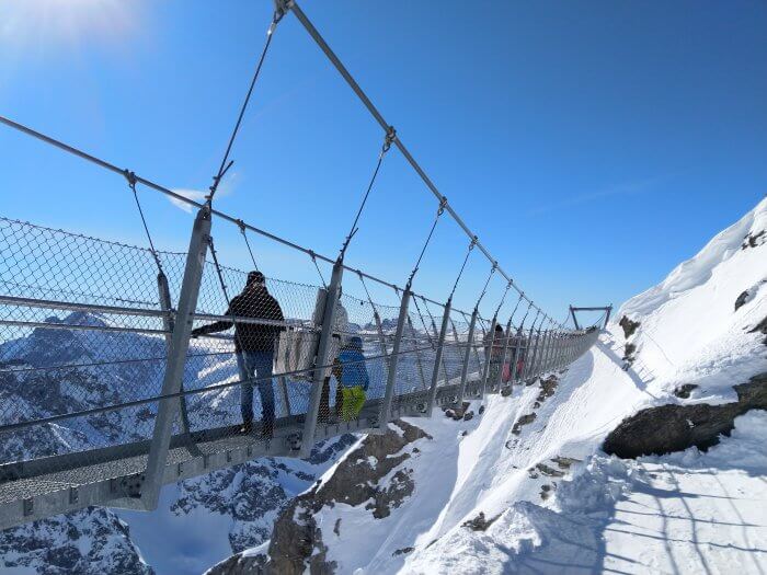 pod suspendat titlis